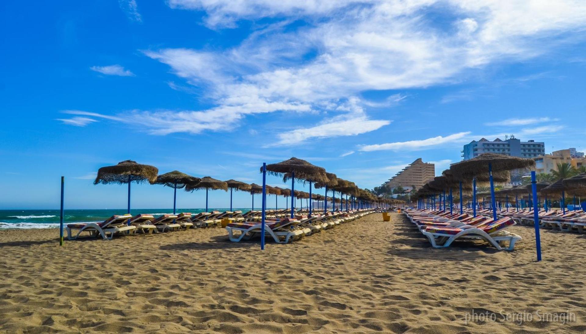 135 Agata Apartamentos. Piscina Y Playa. A Corta Distancia Del Centro. 베날마데나코스타 외부 사진